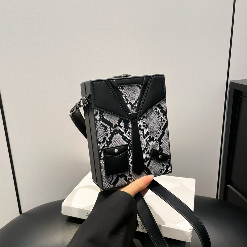 European and American fashion splicing style small square bag autumn and winter new snake skin texture luxury bag women's retro handbag designer 