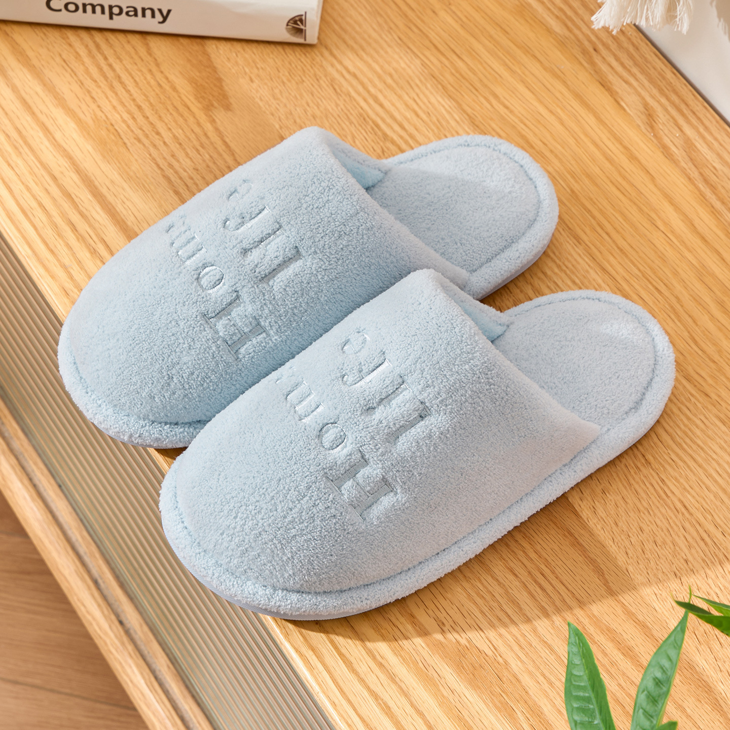 Home Women 2025 Autumn Winter Antibacterial Deodorant Couple Indoor Non-Slip Simple Plush Cotton Slippers for Men ddmymarket
