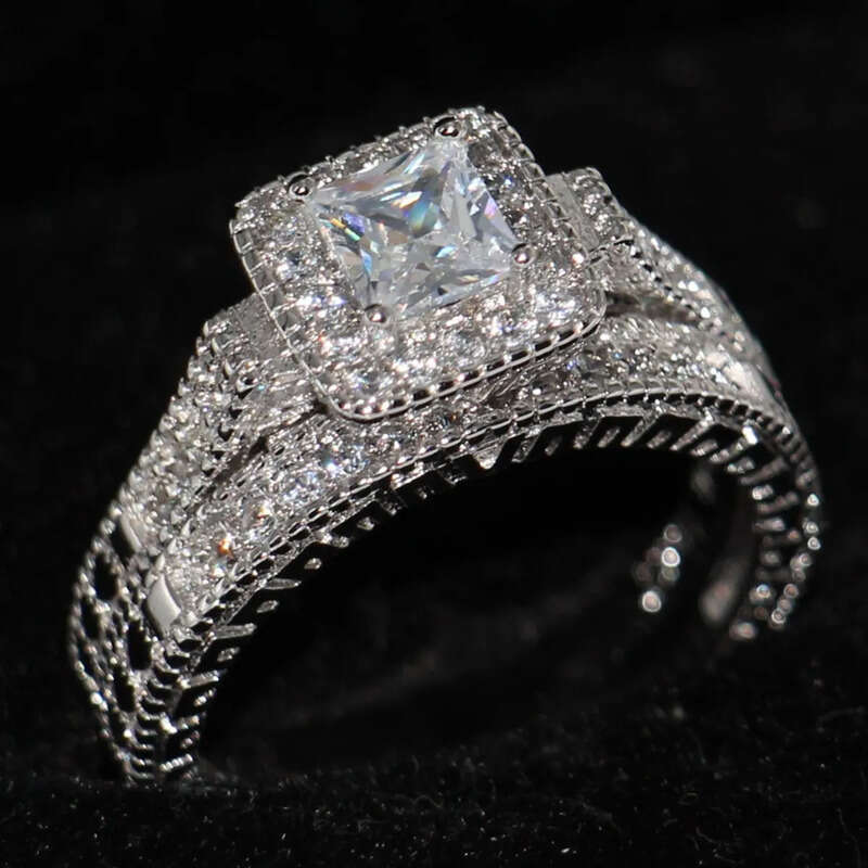 Wholesale Professional Vintage Fashion Jewelry 10KT Gold Filled Princess Cut White Topaz Gemstones Women Wedding Bridal Ring Set Gift