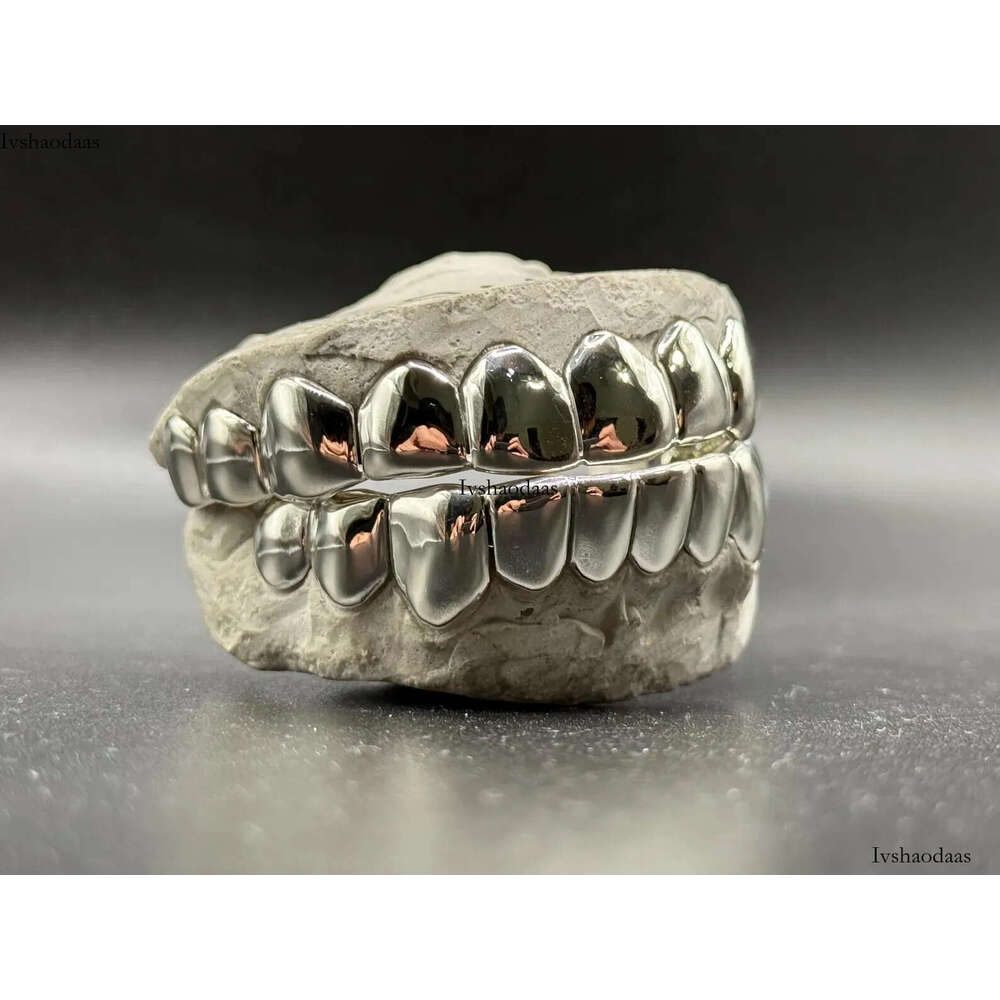 2025 New Unisize Wholesale Mens Hip Hop Gold Teeth Sier Top & Bottom Iced Out Grillz Dental Moissanite Grill