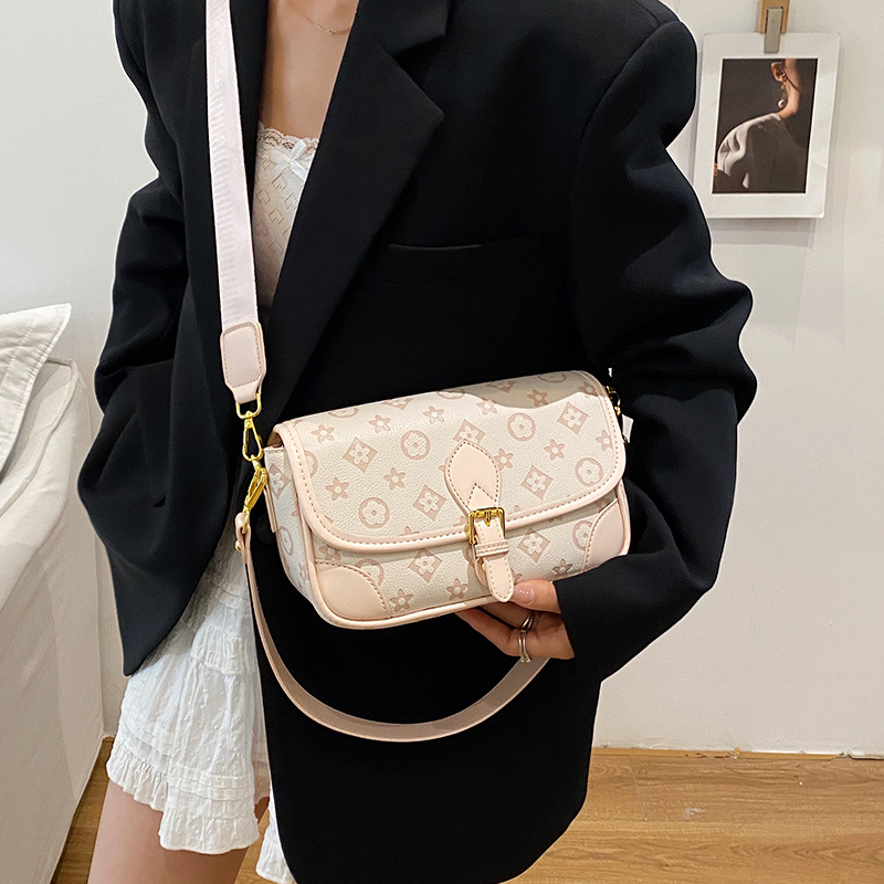 New free shipping fashionable flip-top magnetic buckle shoulder bag simple and stylish women's bag for work underarm bag