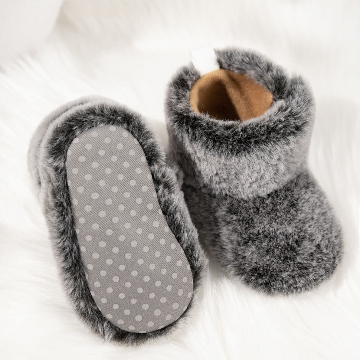 Baby Booties Newborn Infant Boy Girl Non-Slip Soft Sole Crib Shoes Kidszworld Toddler Plush Fluff Winter Warm Prewalker Boots 0-18M Months K0016