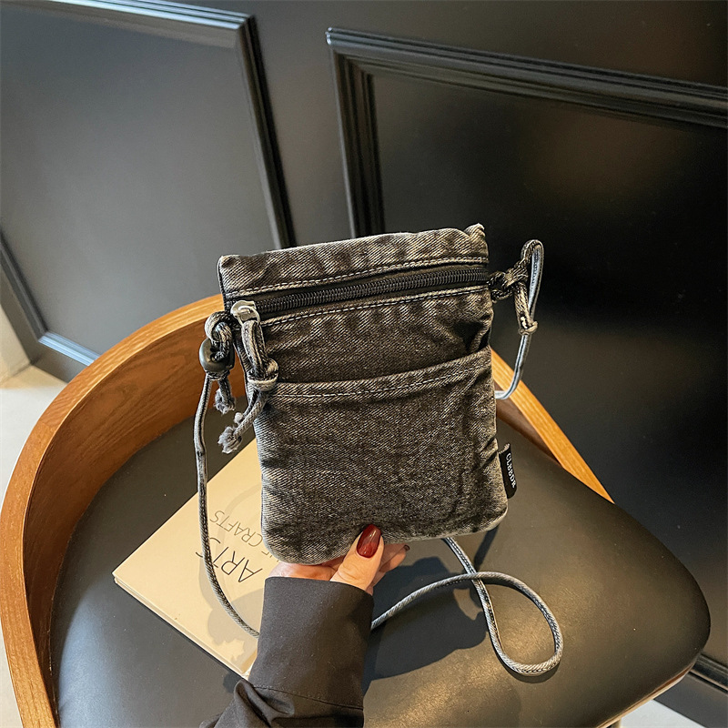Leisure mini luxury bag, women's new denim bag, Korean version, autumn and winter retro, niche art crossbody bag, designer bag