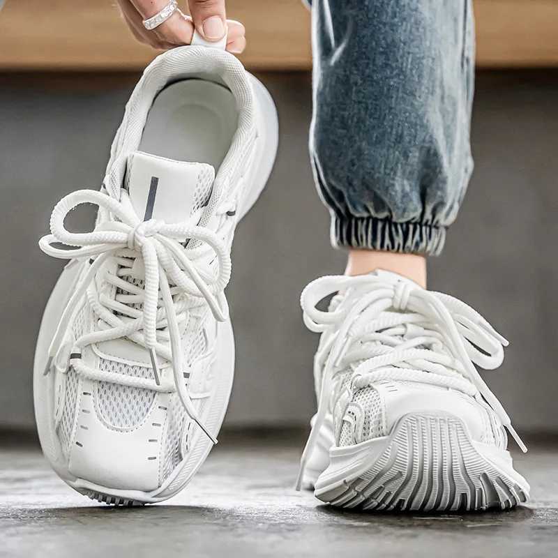 Mens Joker casual sports shoes Four seasons softsole nonslip breathable outdoor running shoes fashion student light sneakers Z250930