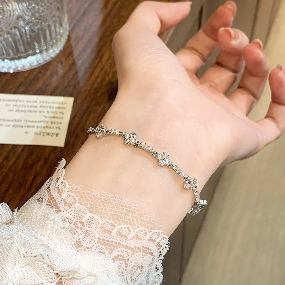 Korean Style Light Exquisite High-End Zircon Flower Bracelet Commuting Versatile Niche Design Fashionable Elegant Jewelry