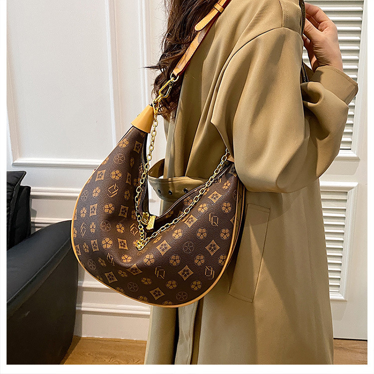 Free shipping Designer Coffee-Color Printed Crescent Hobo Bag With Chain Fashion Luxurious Chic Versatile Elegant Casual Handbag For Women