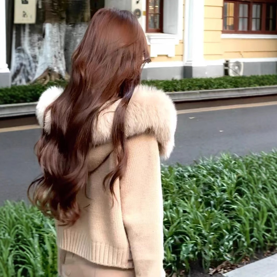 2025 high-end women's coarse wool short hooded knitted top designer cardigan jacket winter new long sleeved design white women's sweater lux