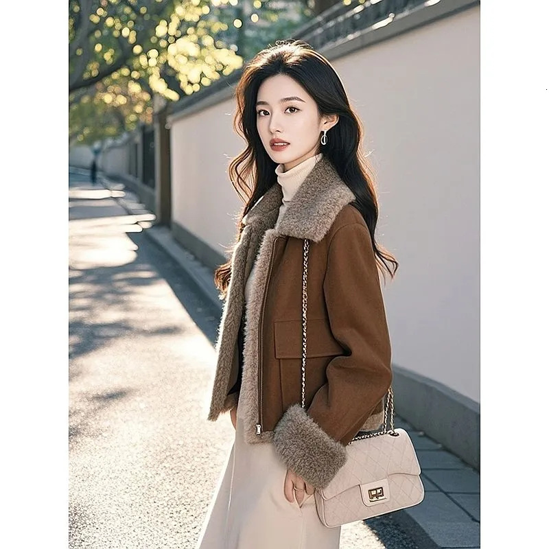 2025 design popular coarse wool short jacket, super good-looking small designer jacket, coffee colored fur short thick women's autumn and winter 