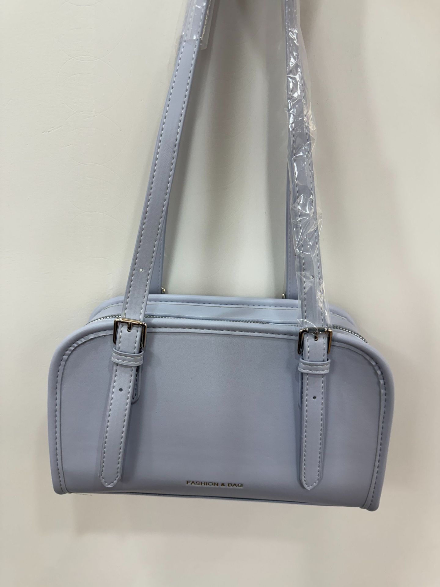 Trendy Womens Handbag with Modern Style Compact under Arm Carry Pouch