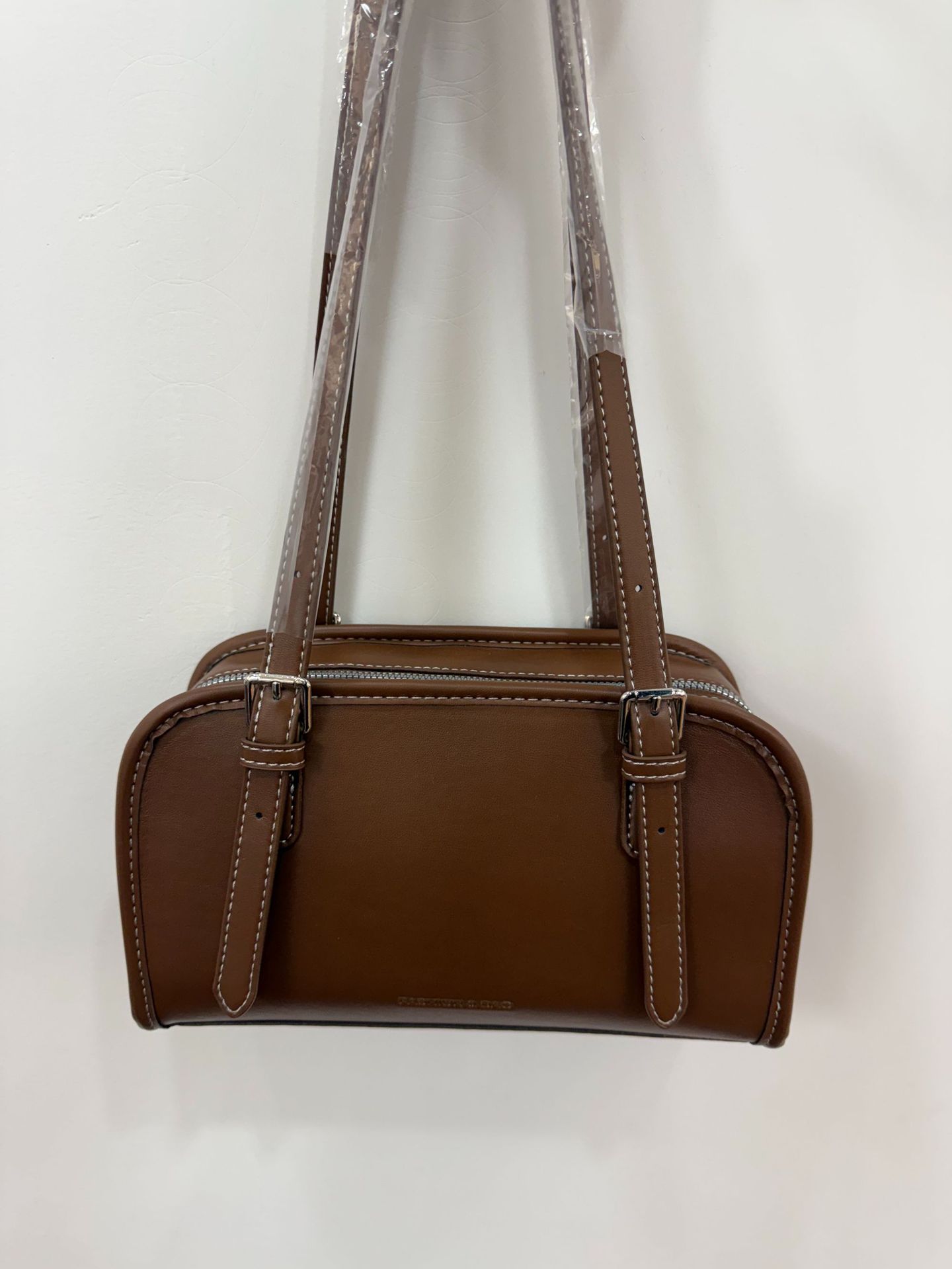 Trendy Womens Handbag with Modern Style Compact under Arm Carry Pouch