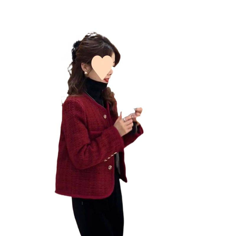 2025 Trendy Beautiful Designer High end Appearance Red Zodiac design Coarse Hair Short Coat Women's Quilted Jacket Autumn/Winter New Luxury Jacke