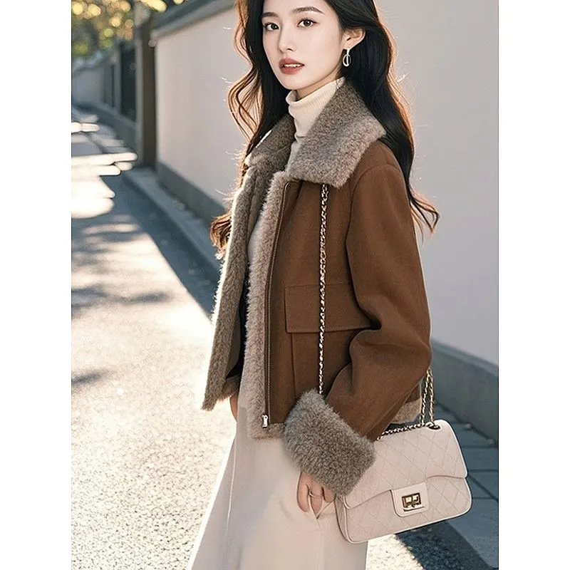 2025 design popular coarse wool short jacket, super good-looking small designer jacket, coffee colored fur short thick women's autumn and winter 