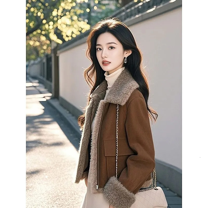 2025 design popular coarse wool short jacket, super good-looking small designer jacket, coffee colored fur short thick women's autumn and winter 
