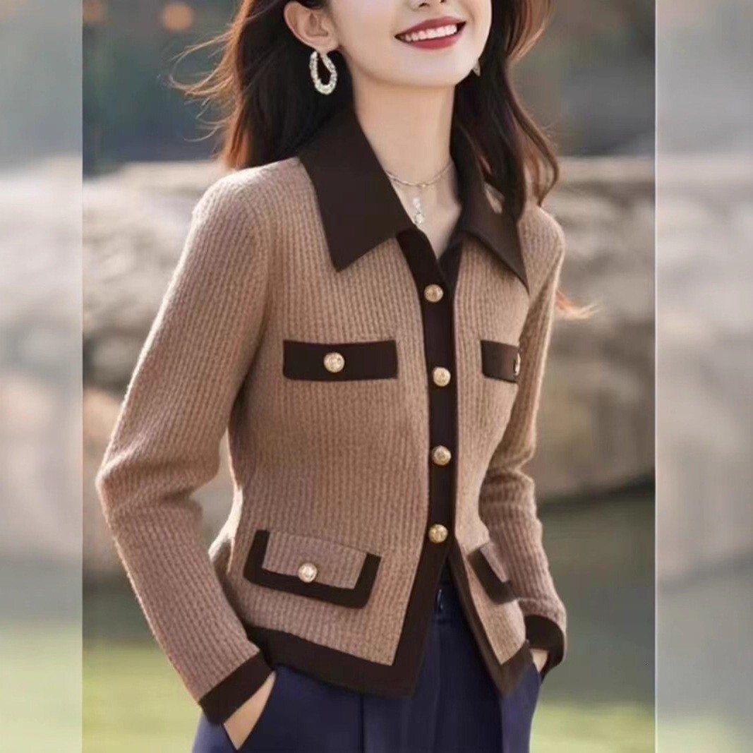 2025 autumn and fashion winter new French chic small designer jacket women's sweater cardigan wool unique design color block coarse short coat kn