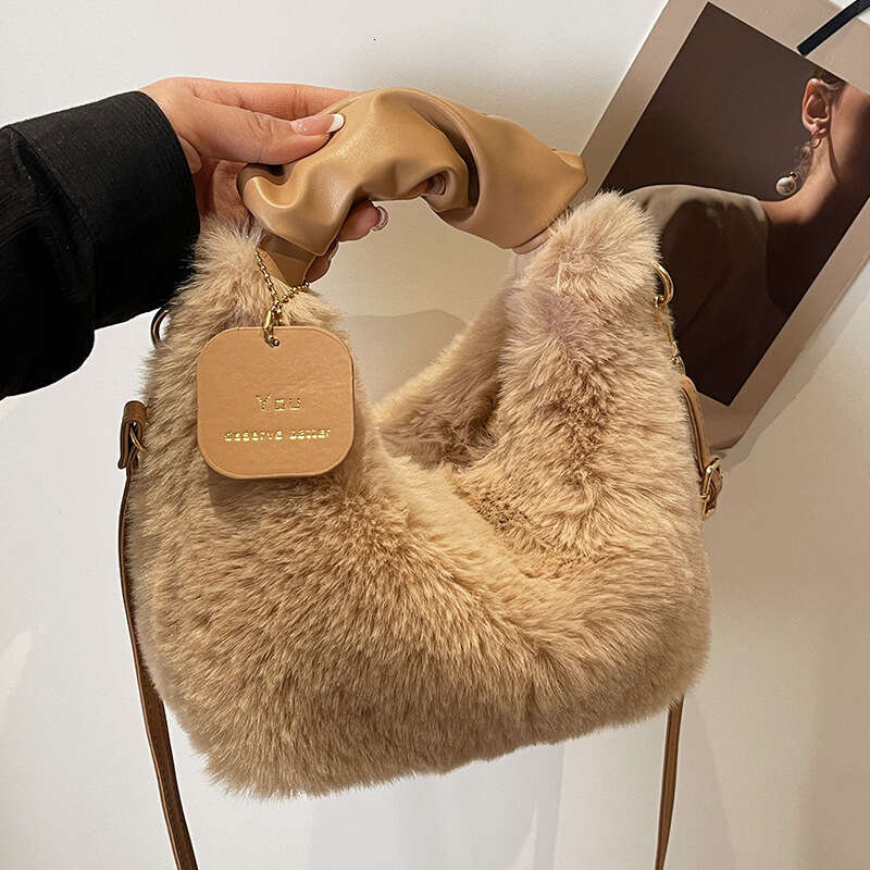 Autumn Niche High-End Handbag for Women, New Winter Versatile Fashion Single Shoulder Furry Crossbody Bag 3