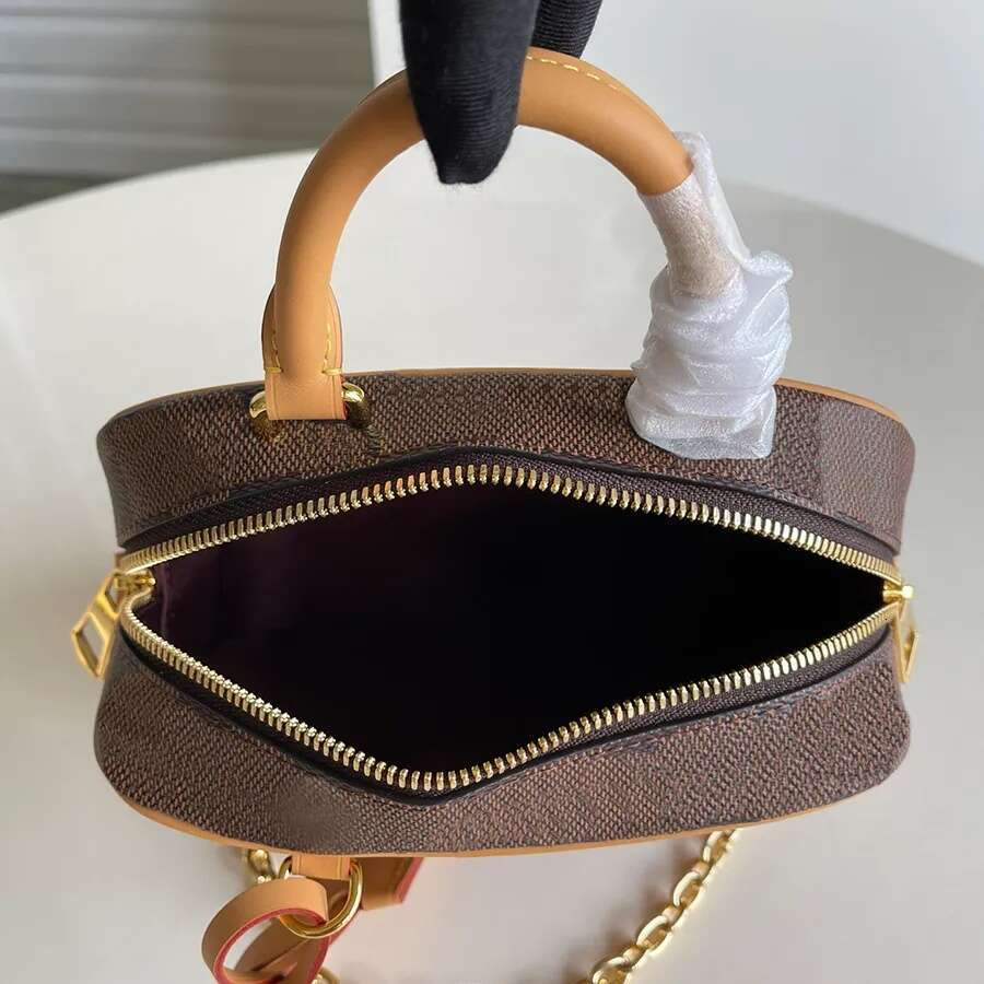 Genuine leather Handbag Designer Chain 21CM Shoulder Delicate knockoff Evening bag