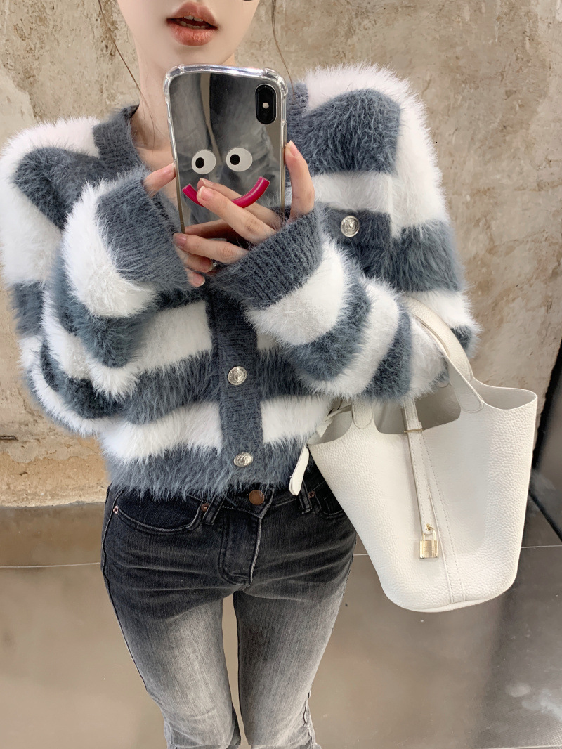 2025 Autumn and winter fashion new imitation mink fur short coat fur coat slim fit striped knitted designer women's short fashion cardigan wool s