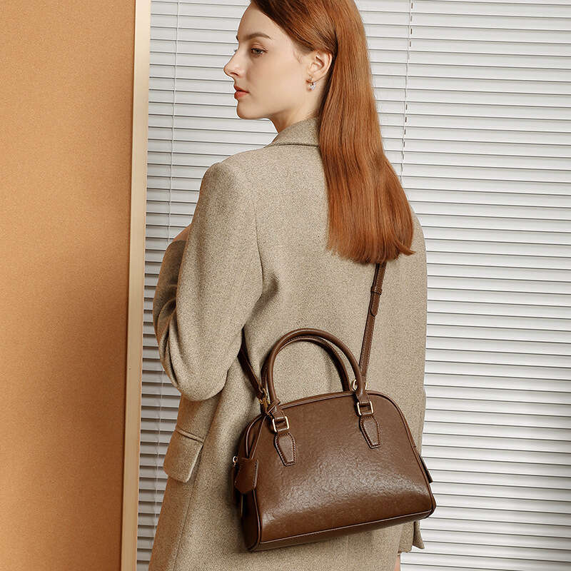 Luxury bag New Top Layer Cowhide Minimalist Boston Bowling Ball High end Genuine Leather Women s Large Capacity Handbag Pillow Bag