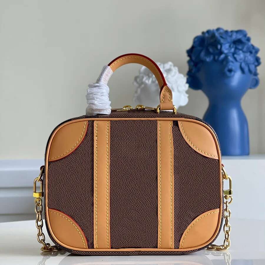 Genuine leather Handbag Designer Chain 21CM Shoulder Delicate knockoff Evening bag