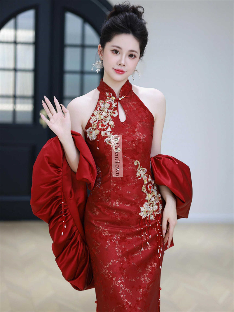 New Design Hanging-Neck Chinese Modified Evening Gown East Asian Beauty Qipao Dress for Bride Slimming Red Cheongsam in OrientTown TP96