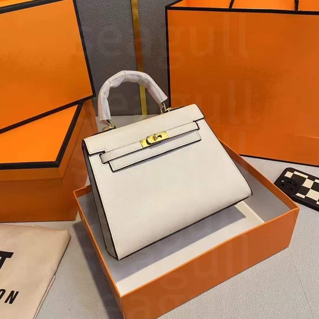 Designer Tote Baglarge capacity handbag shoulder bag womens fashion shopping bag high-quality fashion print retro canvas armpit bag