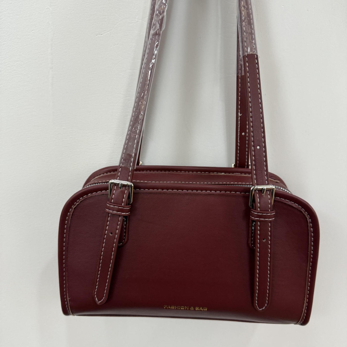 Trendy Womens Handbag with Modern Style Compact under Arm Carry Pouch