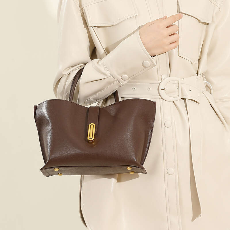 Luxury bag for Women New Top Layer Vegetable Tanned Leather Tote Niche Fashion Commuter Handbag s Crossbody Bag