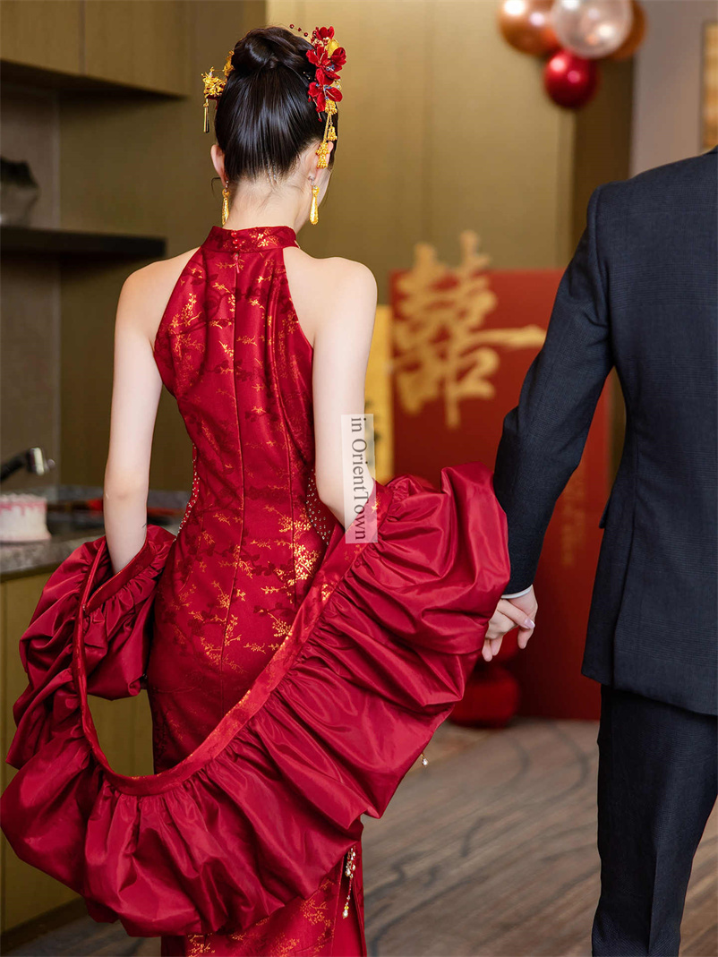 New Design Hanging-Neck Chinese Modified Evening Gown East Asian Beauty Qipao Dress for Bride Slimming Red Cheongsam in OrientTown TP96
