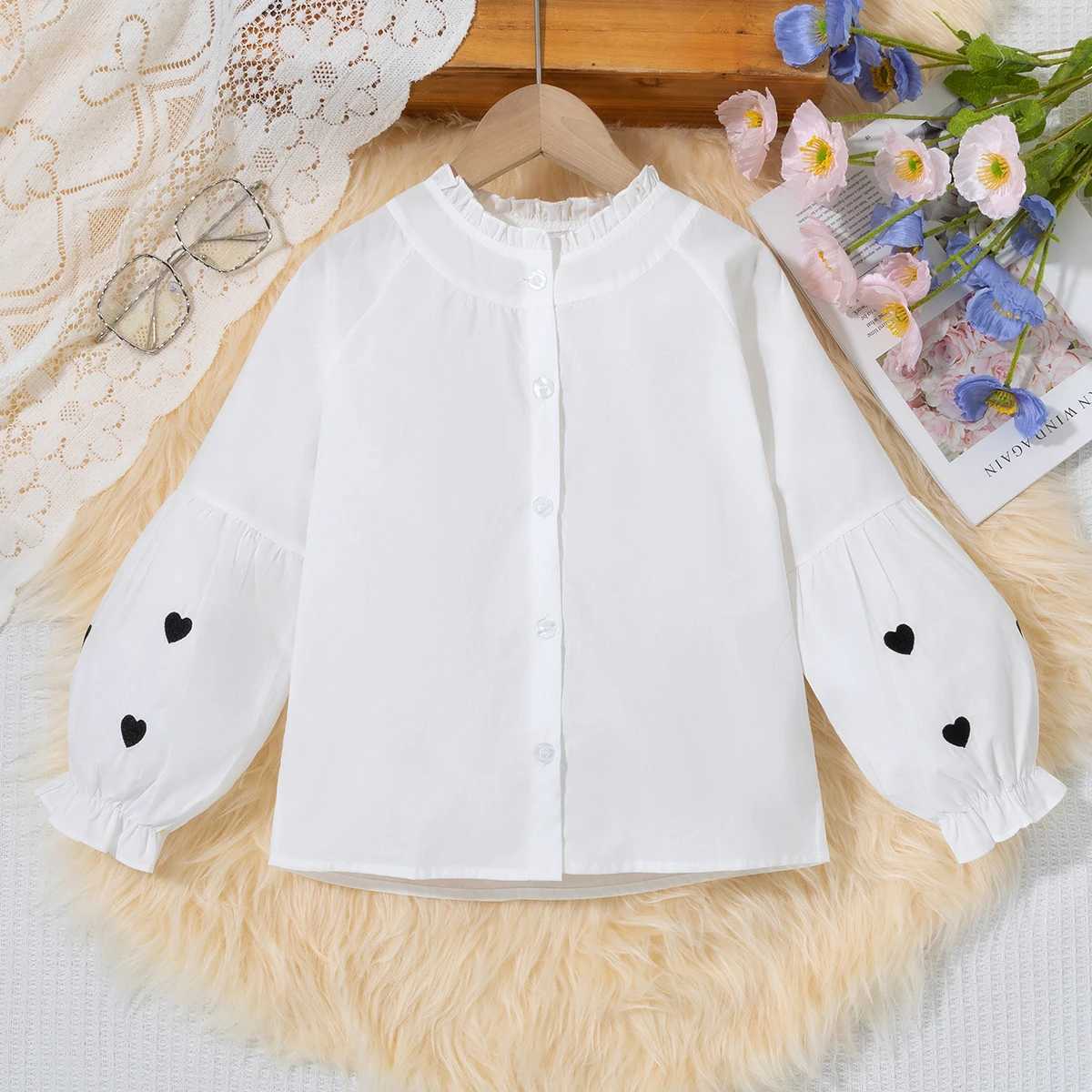 Spring and Autumn new fashionable baby girl shirt black heart embroidery on the cuffs longsleeved shirt with lace cuffs swee C251007