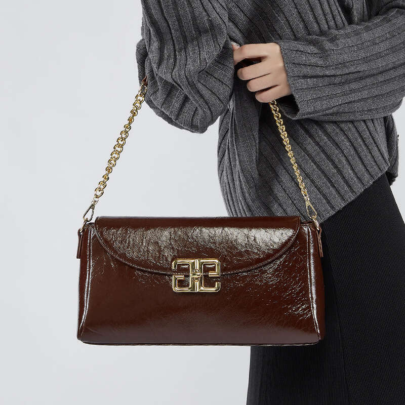 Luxury bag Spring Summer New Top Layer Oil Wax Cowhide Fashion Light Classic Mom Single Shoulder Crossbody Genuine Leather Women s Bag
