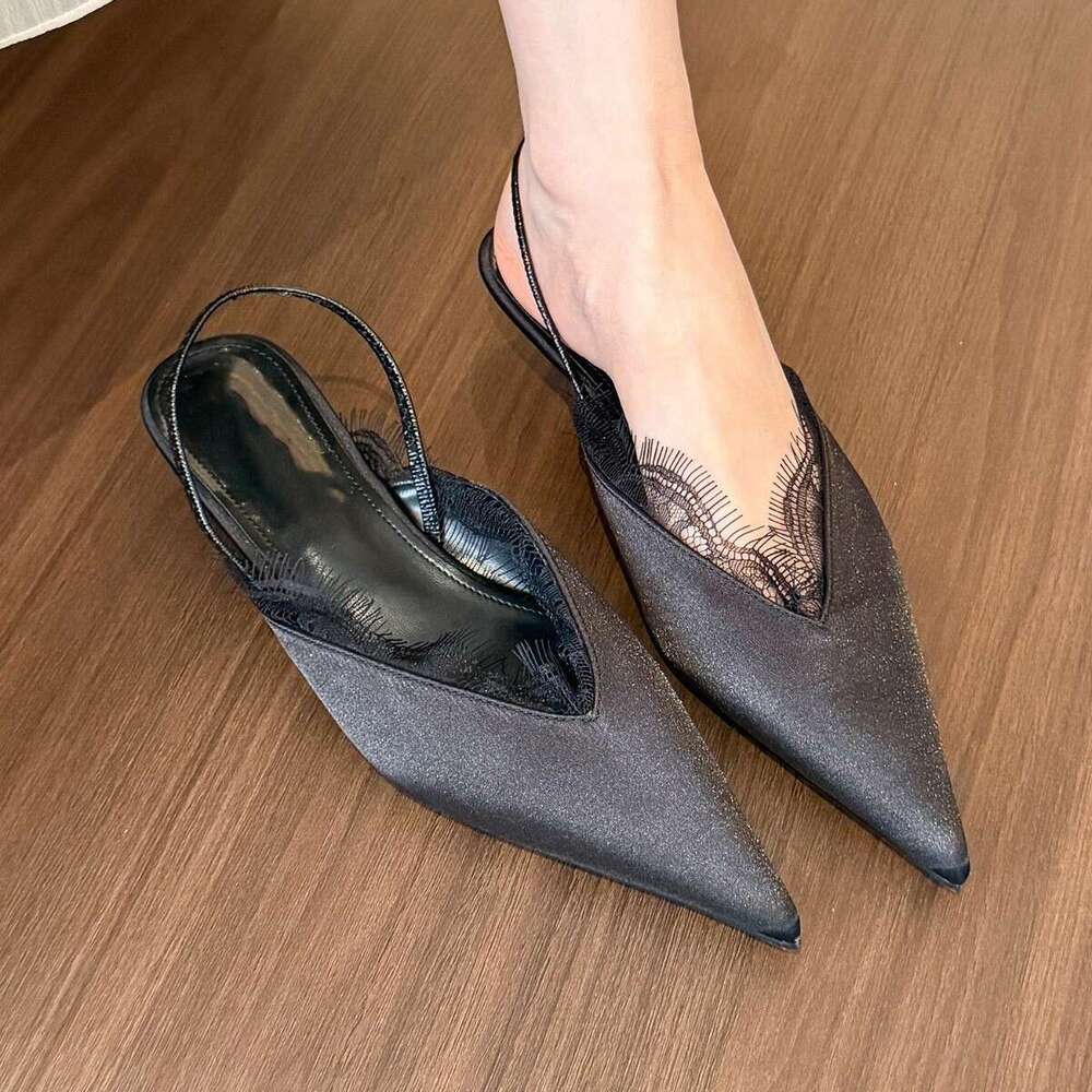 Beautiful Fairy Breaks Out White Lace Pointed Low Heel Designer Shoe Single Shoes for Women Spring