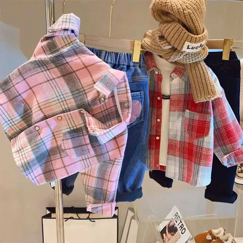2024 New Autumn Kids Shirts Boys Vintage Plaid Long Sleeve Shirt Girls Casual Turn Down Collar Blouse Childrens Base Tops C251007