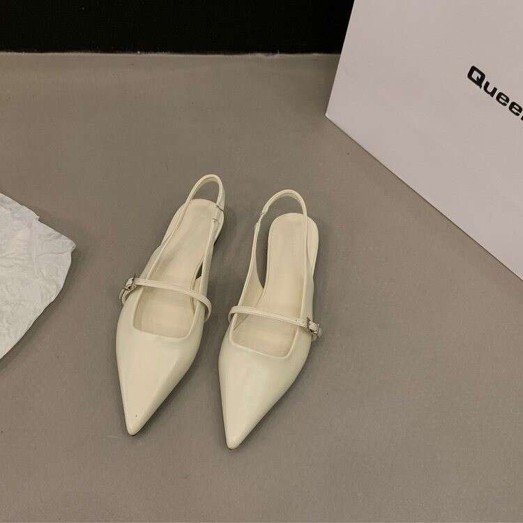 Flat Versatile Comfortable Closed-Toe Sandals Fairy 2025 New Designer Shoe Spring Summer Pointed Toe Elegant Niche Single Shoes