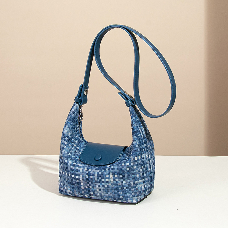 French Minimalist Niche Design Nylon Gradient Blue Handbag Exquisite Small Lightweight Shoulder Crossbody Lunch Box Bag