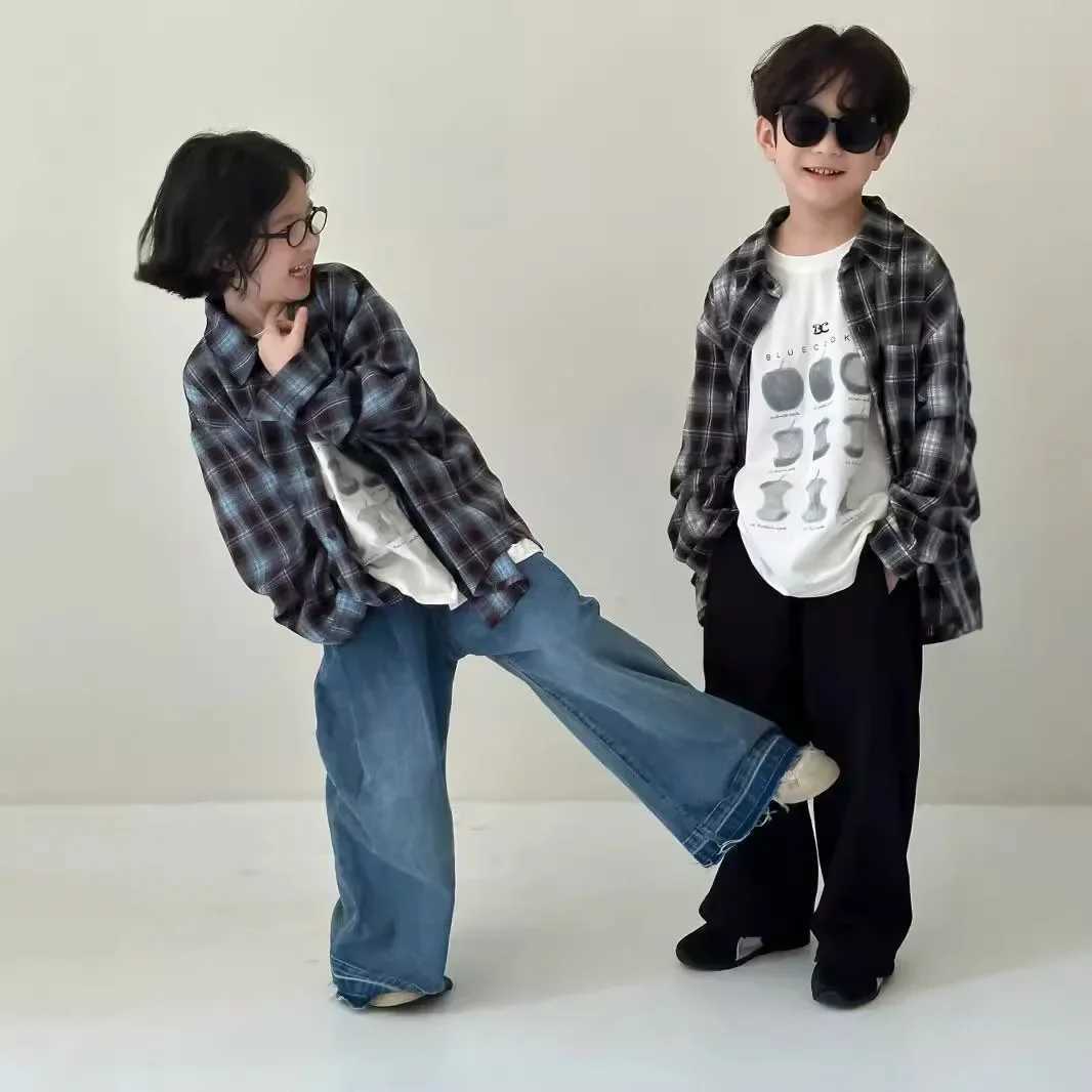 Childrens Shirt 2024 Autumn Boys and Girls Korean Version Velvet Plaid Shirt Childrens Casual Versatile Loose Long Sleeve Top C251007