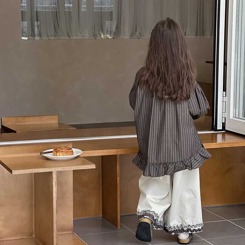 Girls Shirt 2025 Autumn and Winter New Childrens Clothing Girls Baby Fashionable Flounce Stripe Shirt Casual Simple All Match C251007