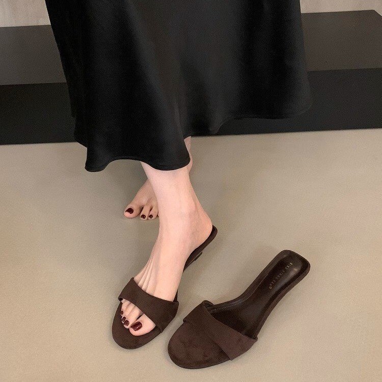 French style velvet toed wood grain high-heeled sandals for autumn and winter, elegant and trendy wedge sandals, designer shoes