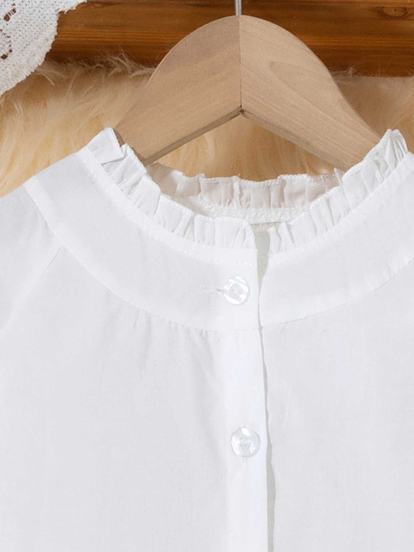 Spring and Autumn new fashionable baby girl shirt black heart embroidery on the cuffs longsleeved shirt with lace cuffs swee C251007