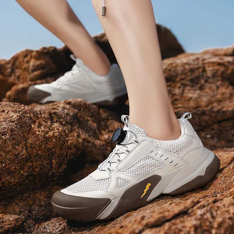2025 New Men Lightweight Sneakers Nonslip Outdoor Sneakers Fashion Genuine Leather Shoes Comfy Casual Walking Driving Flats J251007