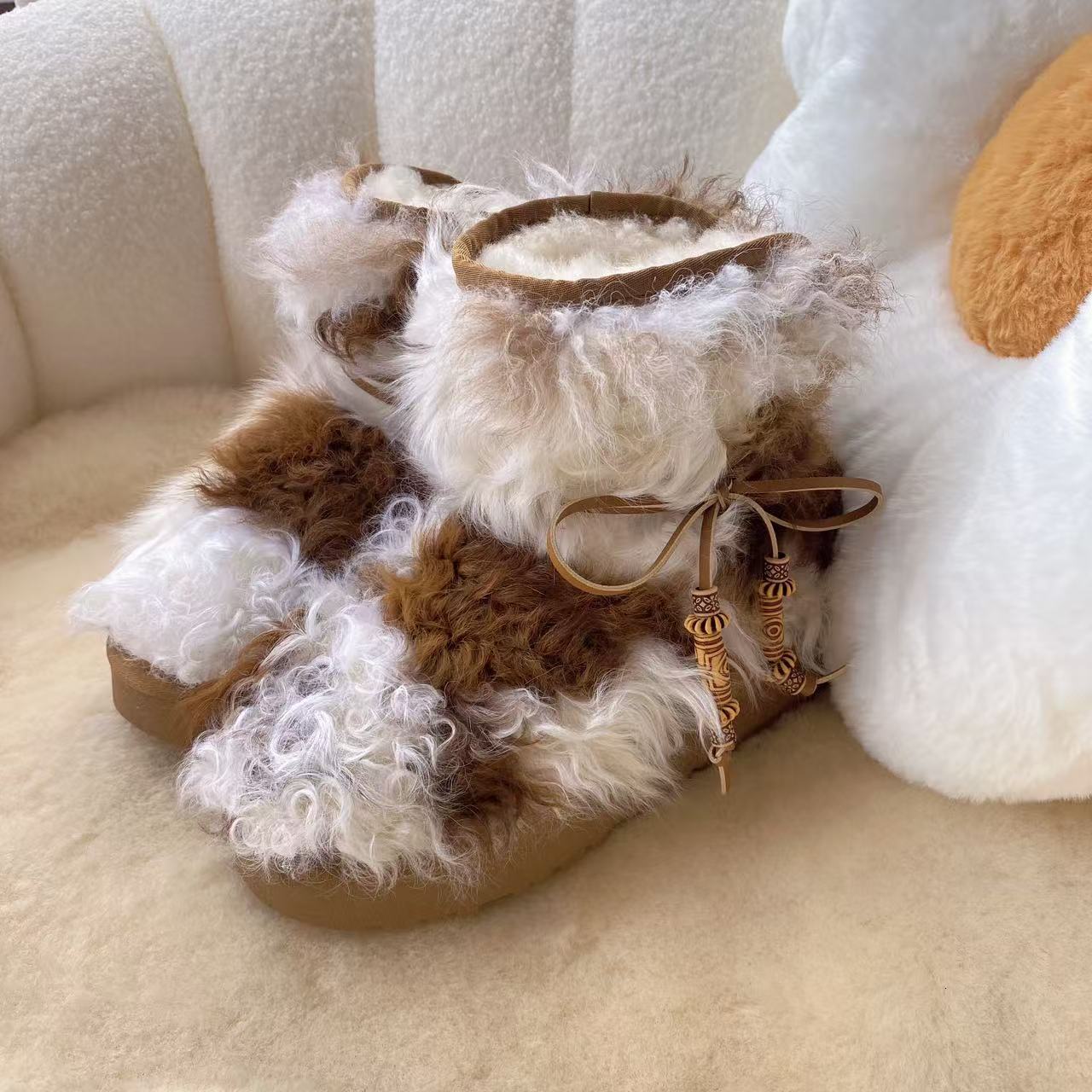 snow boots Autumn and Winter Women s Sheepskin Snow Boots Fashion Trend Luxury Shoes New Designer Shoes Warm Sheepskin Boots Thick Wool Thick Bottom B