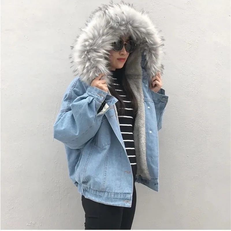 Winter Jacket Women Velvet Thick Denim Jacket Big Faux Fur Collar Hooded Jean Jacket Female Vintage Casual Outwear 1025 250930