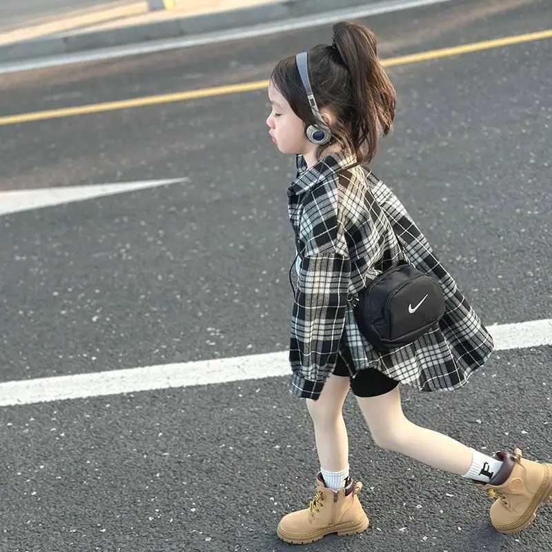 Boys shirt long sleeved autumn checkered shirt childrens retro color patchwork cardigan new lapel top coat girl C251007