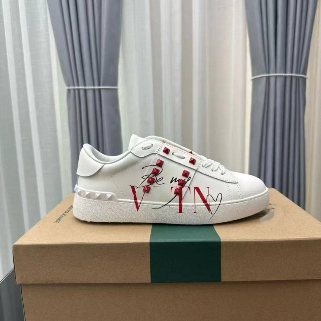 2025 Designer shoes Luxury sneakers VA platform rivet shoes luxury men's and women's casual shoes Fashion sneakers luxury sheepskin running shoes