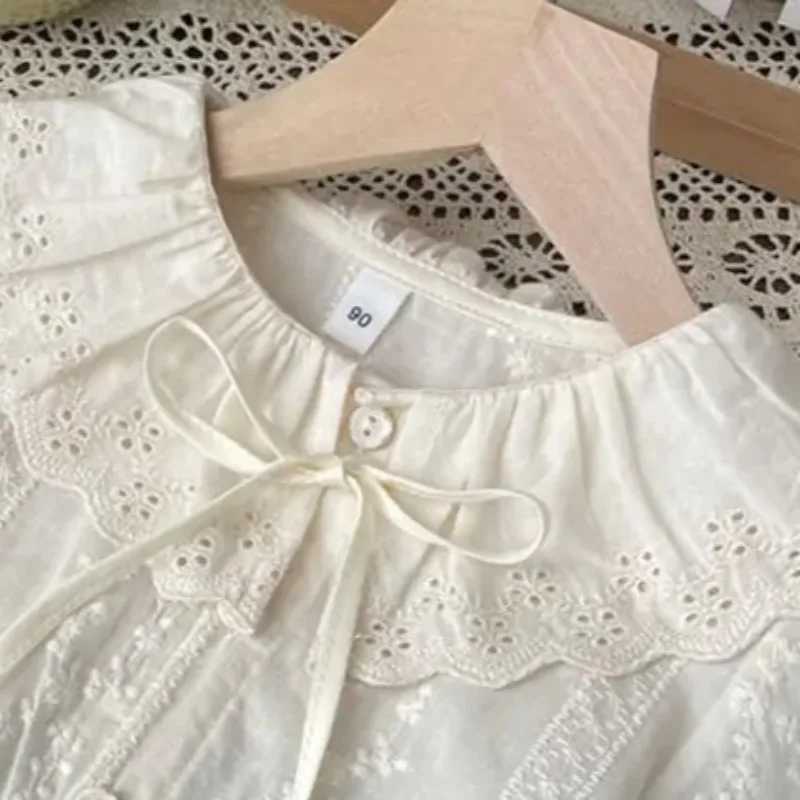 Spring Children Girls Blouses Cotton Floral Embroidery Infant Babys Girls Peter Pan Shirts Loose Round Collar Kids Girls Tops C251007