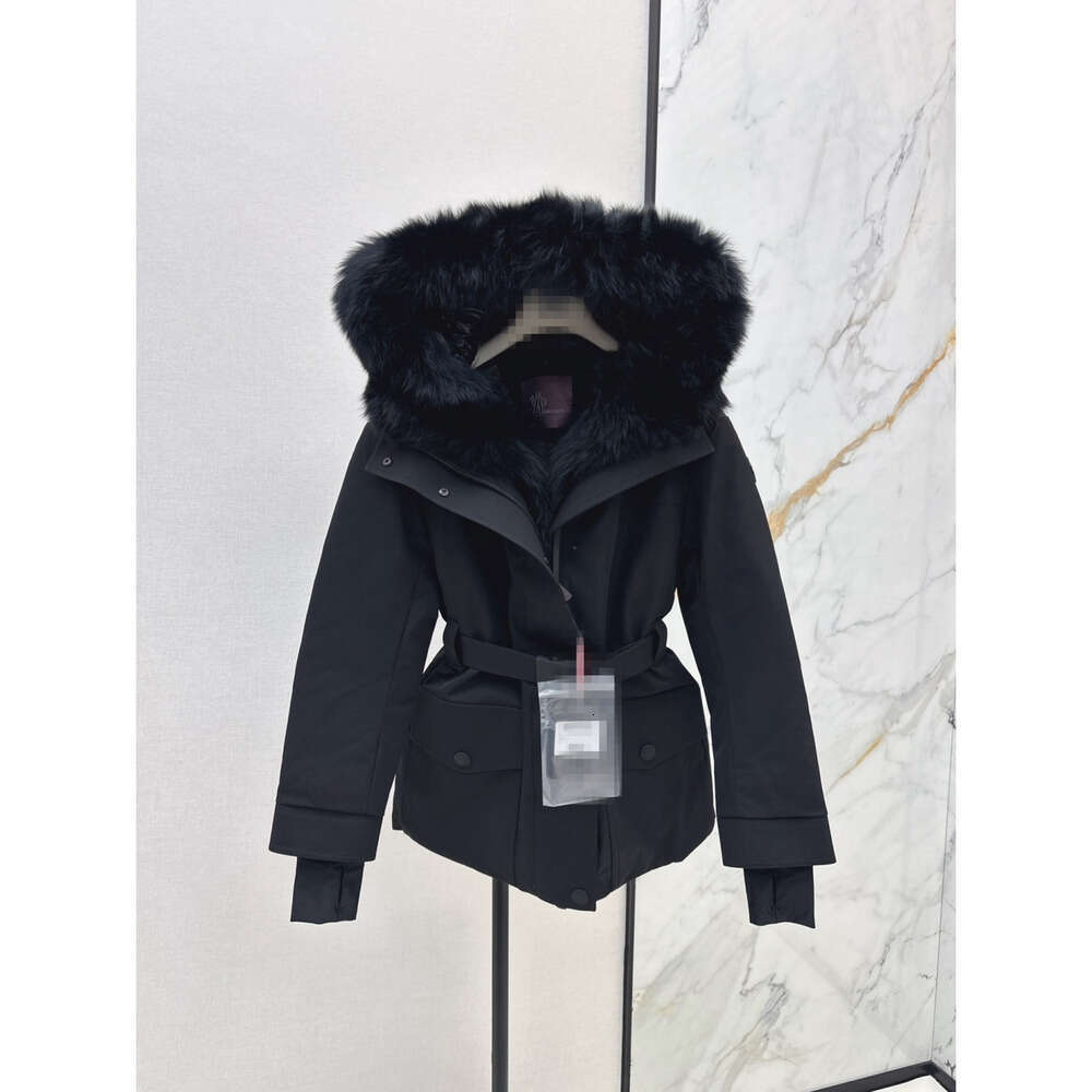 Moncley Puffer Jacket Womens Designer Down Jacket Parkas With Belt Fur Hat Collar Elegant Tight Slim-Fit Short Winter Woman Coat With Sashes Ski Warm Jacket 48F