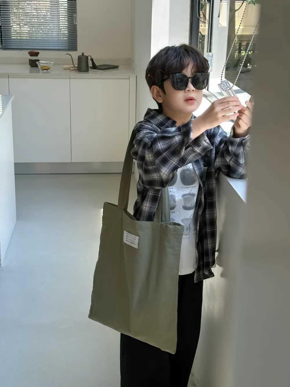 Childrens Shirt 2024 Autumn Boys and Girls Korean Version Velvet Plaid Shirt Childrens Casual Versatile Loose Long Sleeve Top C251007