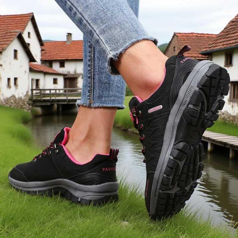 Retro Womens Hiking Shoes Fashionable Luxurious Design Breathable Platform Shoes Comfortable Outdoor Hiking Womens Sneakers J251007