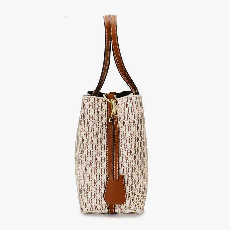 CH Brand Women's Shoulder Bag Elegant Light Practical With Bags Pure Color Simple Large Capacity Casual Resistant