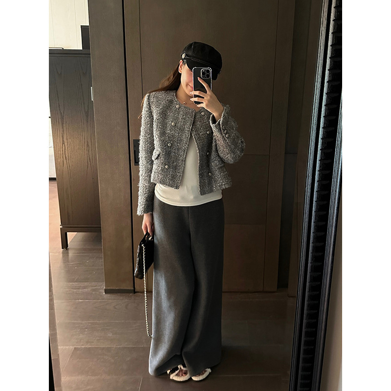 2025 autumn designer jacket new double breasted short jacket fashion elegant round neck jacket autumn coarse fur short jacket winter new luxury jacket