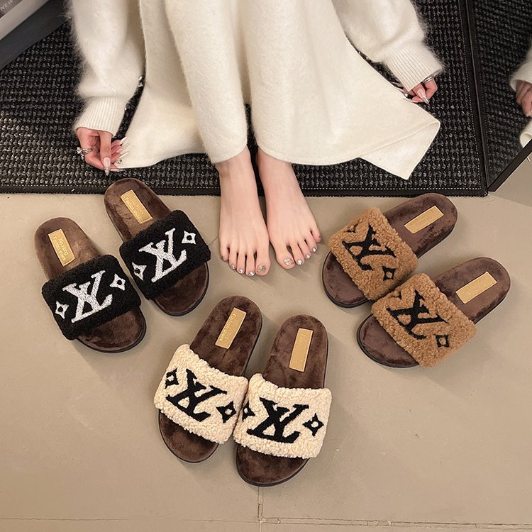 New hot free shipping designer slippers for womens flat slippers black beige khaki New fashionable and versatile winter outdoor cotton mop